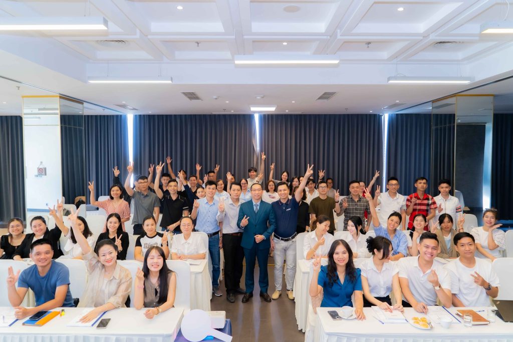 60 học viên lớp khởi nghiệp ẩm thực và cửa hàng trưởng