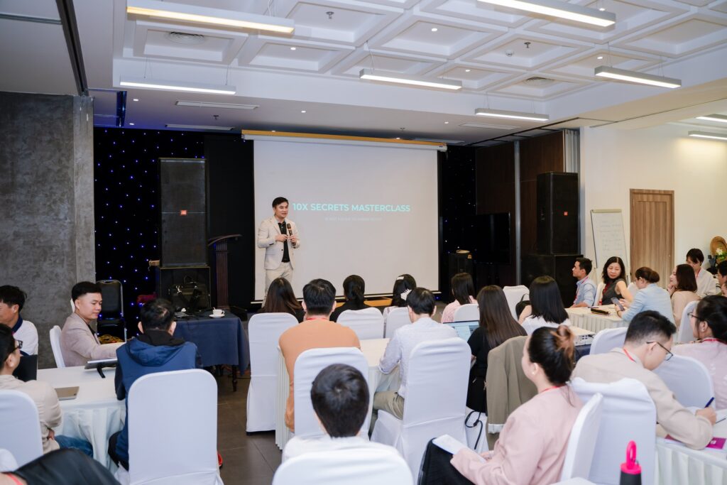 khóa đào tạo giám đốc điều hành 10X CEO