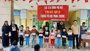 Chương trình thiện nguyện Tiếp bước đến trường lần thứ 4